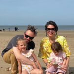 Astrid Coppens Instagram – Throwback naar de paasvakantie toen we 2 dagen mooi weer hebben gehad 💛☺️ #beachvibes #beachfun #family #momlife
