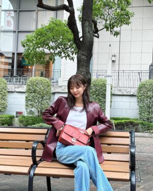Asuka Kawazu Instagram - ⁡ ⁡
Longchamp
新作のボックス-トロット👜
⁡
コロっとしたフォルムと
情熱的なカラーがたまらない。
⁡
どんな日々にも気品を引き出す
都会的で洗練されたアイテム。
⁡
今回はジャケットに
合わせてみました🧥
⁡
#LongchampBoxTrot
#LongchampFW23
#ロンシャン #pr