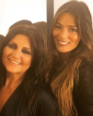 Asuman Krause Instagram - Gencolar benim de bir #tbt im olmasın mı? Hastası olduğum @sibelcan ben çoook ❤️😍 #asumankrause #sibelcan #muhteşemses