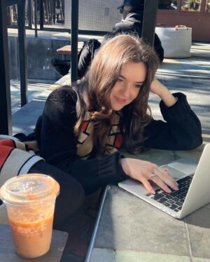 Aubrey K. Miller Instagram - The process of writing a TV pilot 👩🏻‍💻