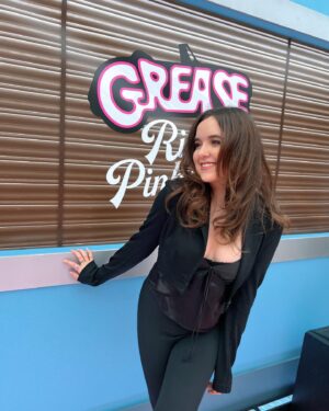 Aubrey K. Miller Instagram - Grease is the word 💗 Premiere of #RiseOfThePinkLadies on @paramountplus