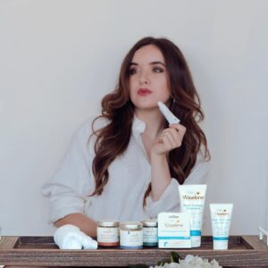 Aubrey K. Miller Instagram - I don’t gatekeep! @waxelene is a holy grail beauty product for me. It’s certified cruelty-free by PETA and Leaping Bunny, petroleum-free, organic, recyclable & hypoallergenic, making it a standout alternative for petroleum jelly, which has SO many harmful properties. It’s FAST acting, which has made everyone I’ve shared it with on set immediately purchase the largest bottle they could find haha. I truly can’t say enough about how much I love and use this product on the daily so now you’ll just have to try it for yourself. Thank you Waxelene 💛🩵

#Waxelene #crultyfree #skincare