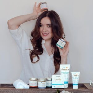 Aubrey K. Miller Instagram - I don’t gatekeep! @waxelene is a holy grail beauty product for me. It’s certified cruelty-free by PETA and Leaping Bunny, petroleum-free, organic, recyclable & hypoallergenic, making it a standout alternative for petroleum jelly, which has SO many harmful properties. It’s FAST acting, which has made everyone I’ve shared it with on set immediately purchase the largest bottle they could find haha. I truly can’t say enough about how much I love and use this product on the daily so now you’ll just have to try it for yourself. Thank you Waxelene 💛🩵

#Waxelene #crultyfree #skincare