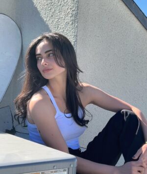 Aubri Ibrag Instagram - Enjoy the sunshine