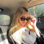 Aurélie Pons Instagram - Quand on me dit que l’été arrive 👀