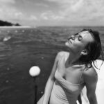 Aura Garrido Instagram – He nadado entre tortuguitas y estrellas de mar.
