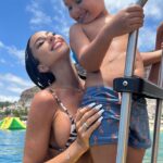 Aurah Ruiz Instagram - “Quererte sirve de anestesia al dolor, hace que me sienta mejor para lo que necesites estoy viniste a completar lo que soy”❤️‍🩹🥹 6🙏