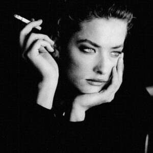 Aure Atika Instagram - Sa beauté était fascinante et mystérieuse 🖤🖤🖤 RIP #tatianapatitz @tatjanapatitz 

#supermodel #90s #herbritts #peterlindbergh