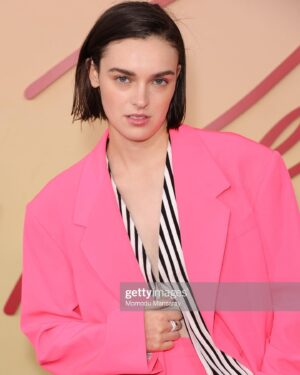 Ava Capri Instagram - DO REVENGE OUT TOMORROW 💖💄💘
ON @netflix 

Hot Pink @versace suit appreciation post 

Styling: @tabitharsanchez 
Makeup: @mollygreenwald 
Hair: @bykileyfitz