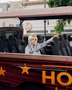Ava Capri Instagram - Hit the streets with @lili__peper for @schonmagazine 🙆🏼‍♀️🌼🛣