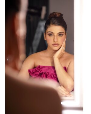 Avantika Dasani Instagram - Blushing and glowing with @givenchybeauty’s #PrismLibre