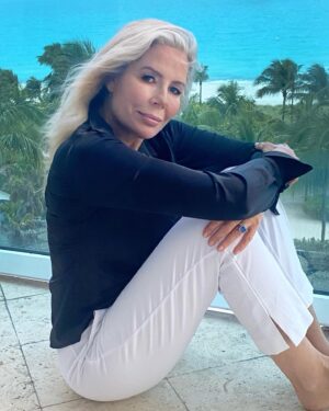 Aviva Drescher Instagram - I am so excited about this @BostonProperOfficial #Spring2022 collection!. #BostonProperPartner
 
One of my favorite brands! Always effortless, chic and flattering! I love the simplicity of each piece! This Sophia Button-Up Charmeuse Blouse can go from day to night and can be worn with jeans or skirts ….
 
These Twill Pull-On Crop Pants are the best pants I have ever put on. So flattering and perfect!! They have just enough give and the fabric is really solid. I love classic yet modern looks and Boston Proper nails it!  #BostonProperStyle #BostonProper 

Head to #linkinbio to shop the collection.