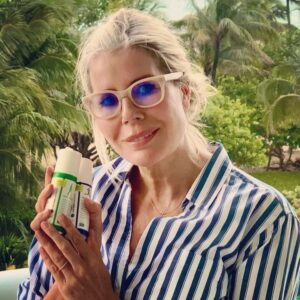 Aviva Drescher Instagram - Try this CBD cream by @astepaheadprosthetics !!! It is a total game changer ! Check out their website for more details !!!! Phantom pain , abrasions , blisters , pain no more !!!!