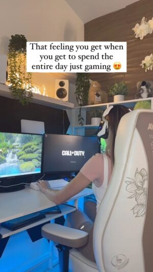 Avori Henderson Instagram - Here’s a fun fact⬇️⬇️⬇️

82% of American households have kids and teens that play video games but 86% of parents say they don’t like that their kids game 😳 

Here’s what gaming can do for you:
1. Can help you connect with others
2. Refused anxiety, depression, and stress
3. Improves problem solving skills
4. Can help ease chronic pain
5. Can help improve balance for MS
6. Can curb cravings
7. Can help improve communication skills for people with autism
8. Can help people overcome dyslexia 

Gaming is great in moderation as long as:

1. It doesn’t interfere with your relationships
2. It doesn’t take priority over the people in your life that need you or the tasks you have to complete
3. It’s done in moderation

HAPPY GAMING EVERYONE 🎮🎮🎮

#gaming #videogame #gamerlife #girlgamer #gamingcommunity #gaminglife #playstation #gamergirl #pcgaming #pcgamer #instagaming #gamer4life #playstation5 #gamer #gamingclips #gamingsetup #gamingroom