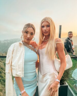 Avori Henderson Instagram - Welcome to the @netflix reality universe ❤️❤️❤️

#nru #netflix #netflixreality #realitytv #netflixshow