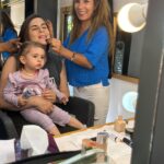 Ayça Erturan Instagram - Koltuğu devretmek yerine paylaşmayı tercih ettik👩🏼‍🤝‍👩🏻23 Nisan Ulusal Egemenlik ve Çocuk Bayramımız Kutlu Olsun @novakirca 📷 @iamdamlasonmez #ikibayrambirarada #ramazan