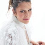 Ayça Erturan Instagram - 🤍 🪽 🪽 📷 by : @kaanbulbuloglu.studio Styling 👗 : @sedat.kizginnn @hamiyetaktass Hair&make up 💄: @mesut.ozuzun