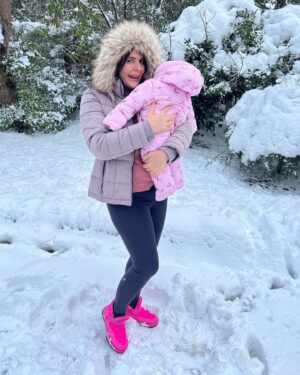 Ayça Erturan Instagram - İlk “Nova” tanesi karla buluştu 💫 ❄️ 🥲 @novakirca #novakırca #87günlük #supernova