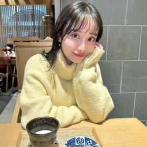 Aya Shibata Instagram - 和〜🍵💚
ㅤㅤㅤㅤㅤㅤㅤㅤㅤㅤㅤㅤㅤ
ㅤㅤㅤㅤㅤㅤㅤㅤㅤㅤㅤㅤㅤ
結構前に神田明神に友達の厄祓いに着いて行った日🙂‍↕️
雨が降ってきたのでお土産屋さんのカフェで
待っていたんですが、ここのカフェが最高でした🫶
ㅤㅤㅤㅤㅤㅤㅤㅤㅤㅤㅤㅤㅤ
ㅤㅤㅤㅤㅤㅤㅤㅤㅤㅤㅤㅤㅤㅤㅤㅤㅤㅤㅤㅤㅤㅤㅤㅤㅤㅤ
甘酒がとても好きなんですが
ここの甘酒のお味も最高でした❤️‍🔥

お店によっては出汁が強いところや、
お酒の香りが強いところ、生姜が効いているところ
かなり個性があって面白いんですよね😗
ㅤㅤㅤㅤㅤㅤㅤㅤㅤㅤㅤㅤㅤ
ㅤㅤㅤㅤㅤㅤㅤㅤㅤㅤㅤㅤㅤ
成人式ぶりに行きましたが、当時は大雪で
仕事以外では当然散策もしていないので
こんな感じだったのかと感動しました✨

ㅤㅤㅤㅤㅤㅤㅤㅤㅤㅤㅤㅤㅤ
(ファンの皆さん、私成人式したの神田明神で
合っていますよね？当時土地勘がなく…)笑

ㅤㅤㅤㅤㅤㅤㅤㅤㅤㅤㅤㅤㅤ
ㅤㅤㅤㅤㅤㅤㅤㅤㅤㅤㅤㅤㅤ
#神田明神 #神田明神⛩ #神社仏閣 #甘酒 #和スイーツ #和 #ワノ国