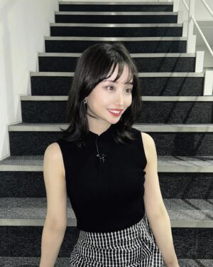 Aya Shibata Instagram - 🖤🐦‍⬛🩶
ㅤㅤㅤㅤㅤㅤㅤㅤㅤㅤㅤㅤㅤ
ㅤㅤㅤㅤㅤㅤㅤㅤㅤㅤㅤㅤㅤ
珍しいブラックコーデ🥰
明るい色味が好きなのであんまり着ないけど
黒い服は黒ずくめの組織になれるので(？)好きです🥷w

ㅤㅤㅤㅤㅤㅤㅤㅤㅤㅤㅤㅤㅤ
ノースリーブ大好きマンなので夏服も好き〜🫶
ㅤㅤㅤㅤㅤㅤㅤㅤㅤㅤㅤㅤㅤ夏は嫌い〜（笑）でもビールも美味しい🍻
ㅤㅤㅤㅤㅤㅤㅤㅤㅤㅤ
ㅤㅤㅤㅤㅤㅤㅤㅤㅤㅤㅤㅤㅤ
ㅤㅤㅤㅤㅤㅤㅤㅤㅤㅤㅤㅤㅤ
でもやっぱり暑いし日差しが強いのは苦手。。
ノースリーブは腕が焼けるので外出る時はUNIQLOの
UVカットのパーカーは必須ですけどね☁️
ㅤㅤㅤㅤㅤㅤㅤㅤㅤㅤㅤㅤㅤ
ㅤㅤㅤㅤㅤㅤㅤㅤㅤㅤㅤㅤㅤ
来週のアベプラは水曜出演です😌
ㅤㅤㅤㅤㅤㅤㅤㅤㅤㅤㅤ
ㅤㅤㅤㅤㅤㅤㅤㅤㅤㅤㅤ
ㅤㅤㅤㅤㅤㅤㅤㅤㅤㅤㅤㅤ
衣装提供
ワンピース @and.couture
ピアス、リング @osewaya_official
ㅤㅤㅤㅤㅤㅤㅤㅤㅤㅤㅤㅤㅤ
ㅤㅤㅤㅤㅤㅤㅤㅤㅤㅤㅤㅤㅤ
ㅤㅤㅤㅤㅤㅤㅤㅤㅤㅤㅤㅤㅤ
ちょっと暑くなってきて少し体重が減ってまして、
黒い服だし痩せて見えてしまうかもしれないんですが
ダイエットをしているわけではないので心配せず、、、！

夏バテしている暇はないので頑張ってご飯食べてます❤️‍🔥
お互いに健康第一でね🙂‍↕️🫶
ㅤㅤㅤㅤㅤㅤㅤㅤㅤㅤㅤㅤㅤ
ㅤㅤㅤㅤㅤㅤㅤㅤㅤㅤㅤㅤㅤ
ㅤㅤㅤㅤㅤㅤㅤㅤㅤㅤㅤㅤㅤ
#pr #andcouture #アンドクチュール #osewaya #お世話や #ノースリーブ #ノースリーブワンピース #ブラックコーデ #ギンガムチェック #綺麗めコーデ #ボブヘアー #ボブアレンジ
