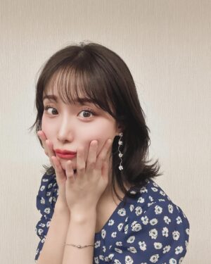 Aya Shibata Instagram - 🌸💙

今週もお疲れ様でした〜！
ㅤㅤㅤㅤㅤㅤㅤㅤㅤㅤㅤㅤㅤ

明日から今月最後の週だ🥰今月は
先月とまた違った大変さでしたがなんとか
乗り切れそうです(＊・ω・＊)🫶

ㅤㅤㅤㅤㅤㅤㅤㅤㅤㅤㅤㅤ
来月の方が気力的には楽そうです〜❤️‍🔥
そろそろ梅雨入りシーズンでもありますし
じめじめ苦手だけど日差し強いより良いな。。と☁️

ㅤㅤㅤㅤㅤㅤㅤㅤㅤㅤㅤㅤㅤみなさんはどっち派でしょうか？💞
ㅤㅤㅤㅤㅤㅤㅤㅤㅤㅤㅤㅤㅤ

ㅤㅤㅤㅤㅤㅤㅤㅤㅤㅤㅤㅤㅤ
ちなみに今月は忙しかったので
来月は職場などの色んな方とコミュニケーションを取る
1ヶ月にしたいなと思っております🙂‍↕️

ㅤㅤㅤㅤㅤㅤㅤㅤㅤㅤㅤㅤㅤ

衣装提供
ワンピース @blue_palang.official
靴 @randa_pic
アクセサリー @osewaya_official

レトロな雰囲気で可愛いワンピース👗💙
ㅤㅤㅤㅤㅤㅤㅤㅤㅤㅤㅤㅤㅤ
ㅤㅤㅤㅤㅤㅤㅤㅤㅤㅤㅤㅤㅤ
ㅤㅤㅤㅤㅤㅤㅤㅤㅤㅤㅤㅤㅤ

#pr #randa #ランダ #きれいめコーデ #フェミニン #柴田阿弥 #女子アナ #アナウンサー #キャスター #ポニーテール #ボブヘアー #ボブアレンジ #夏コーデ #花柄ワンピース