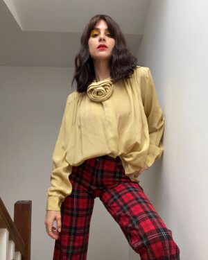 Aya Cash Instagram - My sweet friend @cwgeere interviewed me for @interviewmag link in stories to read. 

Hair: @tommy_buckett 
Face: @danielmartin 
📸by me
Styling by me with more from some of my favorite vintage shops. Jumpsuit: @selectedbyberman Daisy Chain top: @shopworship Silk Charmeuse: @nouveaurichevintage

#theboystv #theboys