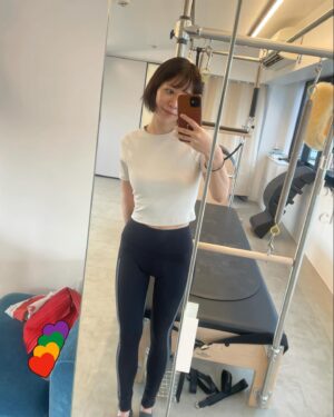 Ayako Yoshitani Instagram - 人生で初めてのピラティス🧘

最近身体が20代の時のように思うようにいかないな、
と思っていて、ずっとやりたかった事の一つ。笑

　
終わった後、
巻き肩や、姿勢も良くなったし、

呼吸もこんなに意識すると、
心地よくてスッキリするんだ〜って色々勉強になりました📖
継続は力なり！

気楽に、続けてみます！🧡

#ピラティス