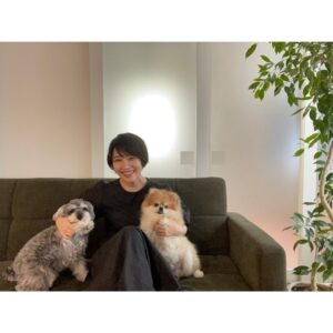 Ayako Yoshitani Instagram - 吉谷彩子、

ショートカット復活しました😌