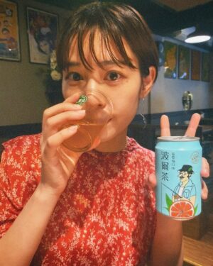 Ayako Yoshitani Instagram - このジュース、すっっごく美味しかった！

日本にも売ってほしい😭！

フルーティで甘すぎなくて、本当美味しい🧡

#波爾茶