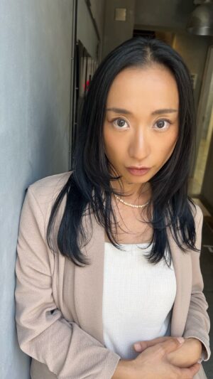 Ayame Tachibana Instagram - 今となっては年1で来る、
私の人生の楽しみサロン🥰🌸

@xena_hair 

18.19歳の頃から、お世話になっている

@0104satomi さん✨

もぅ13年もお世話になっている
凄腕美容師さん💇‍♀️💓✨

さとみさんにお任せした
髪型集は、数え切れないほど！！！

当時、雑誌のモデルをしてたとき
お洒落坊主🧑‍🦲を生み出したのも

さとみさん🙏✨

いつ会っても、素敵でセンス良くて
Good vibes な、さとみさん🥰🫶💓

これからも、ずっと、
大好きです💓💓💓

#xena #ジーナ
#hairsalon #superhairstylist