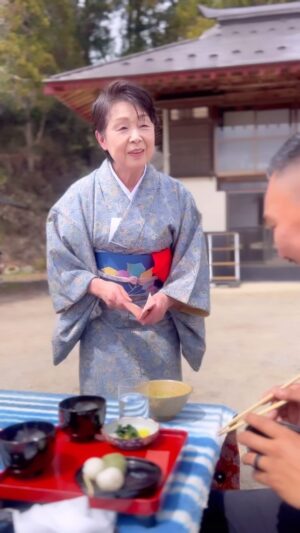Ayame Tachibana Instagram - If you want to enjoy a private cherry blossom viewing  and Japanese tea ceremony 🍵🌸this guesthouse is super recommended.✨

人混みが苦手な人も🆗✨
プライベート花見を楽しむならここっ🌸☺️

🔻🔻🔻

🏠　@seihou_en 

📍福島県二本松市東新殿塩ノ作38

38 Shionosaku Higashi Niidono Nihonmatsu Fukushima Japan

-----

築130年の歴史ある家を
古民家にリノベーション！

The日本🇯🇵！を
味わえるゲストハウスはここ💓✨

【さくら茶屋🌸🍵】

🌟4/8 - 4/14
10:00- 15:00

¥1000-

屋外で抹茶を点てて楽しむ
野点。

自然の中で、さくら、風、鳥の声を楽しみながら
普段の生活を少しだけ忘れた
特別な時間が過ごせます🥰💓

お母さんの手作りヨモギ団子🍡と
美味しい抹茶を飲みながら眺める
桜の山は、とても贅沢に感じました🥹🫶

めちゃくちゃおススメです✨

#seihouen #さくら茶屋
#清峰園 #福島 #fukushima
#tea #japanesetea #花見