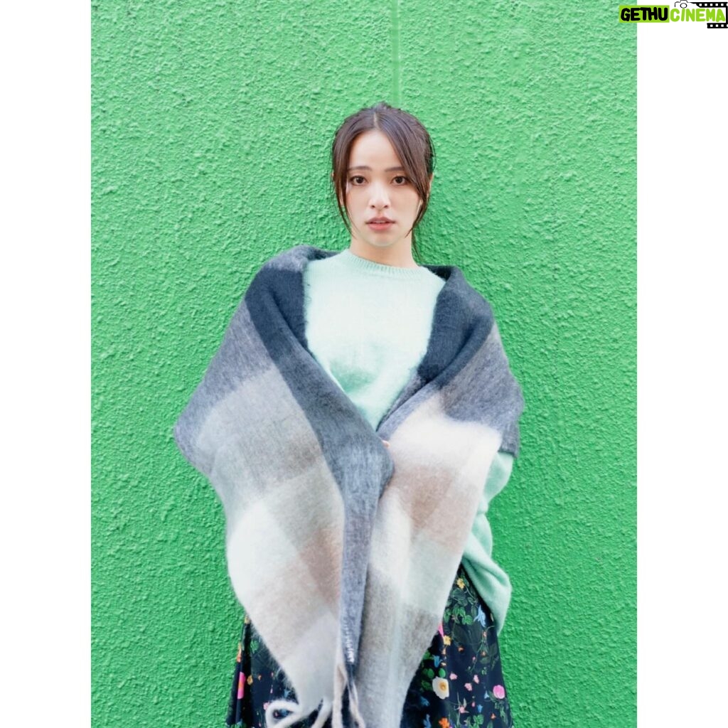 Ayame Misaki Instagram - Miss Green day💚💚💚 📷 @r.ph0923 👚 @noisemaker_jpn 🧣 @noisemaker.ceo.designer #ootd #fashion #ootdfashion #camera #photo #photography #photooftheday #photographer #しふく#私服