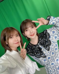 Ayana Taketatsu Instagram - 今日会えた！あかりん！☺️ 髪短くなってるの好きー可愛い✨ ツインテも良き良きだったけど、短いのも最高だわ…。 本番直前、あかりんが無言でキュンですポーズを目の前でしてきたの！！！ 無言でも愛情表現上手…😌💕 #鬼頭明里 #グランサガ #竹達彩奈