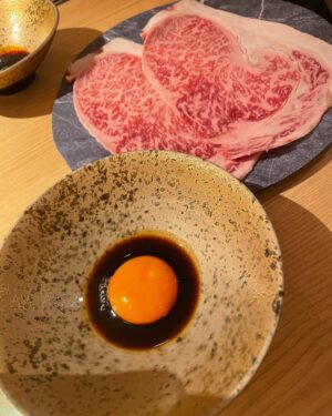 Ayana Taketatsu Instagram - 先日みもりんとランチしたよ💛
美味しいお肉を沢山食べて
いっぱい喋ってあっという間だった🤤
実は家族ぐるみの仲です。
みもりんの笑顔はパワーがあって、
いつも会うと幸せな気持ちにしてくれるんですよね。すごい。
とっても楽しかったー！！

#三森すずこ
#みもりん
#みもりんらぶ
#竹達彩奈
#お肉時間