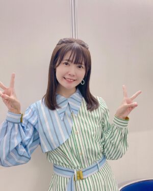 Ayana Taketatsu Instagram - AJ1日目の時の！
「久保さんは僕を許さない」
「カノジョも彼女」
ステージに出演しました✨

髪伸びてきたけど切ろうか伸ばそうか悩んでいる…！