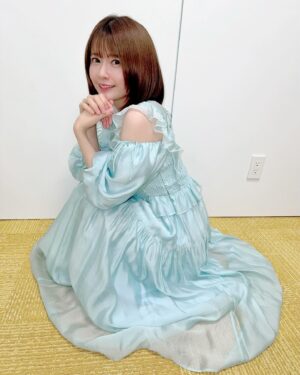 Ayana Taketatsu Instagram - さいきんのわたし。
この衣装ふわふわひらんひらんで可愛かったです。
髪はまだちょっと長めの時☺️

1年以上ダイエットしておりますが、なかなかあと3キロが落ちません。
あまり痩せすぎると心配されちゃうのでほどほどに、と思っているのですがやっぱり1番痩せてた時は身体が軽かったし心も身体も元気でした。
自分の好きな自分でいることが1番自信に繋がるなぁと感じています。
と言っても、ストイックなダイエットはもう出来ないなぁと思っているので無理なくゆるゆる続けていくつもりです🙌
（4月のイベント近くなったら追い込みかけるかも！笑）