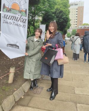 Ayana Taketatsu Instagram - sumika 10th Anniversary Live 
『Ten to Ten to 10』
がっきゅと一緒に行ってきました！

大きな愛が込められたライブでした☺️
とにかくすきって気持ちは
ずっとずっと変わらない！

だいすきなギターヒーロー。
だいすきなsumika。

寝ても　醒めても
それだけ！