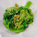 Ayana Taketatsu Instagram - ふるさと納税の返礼品のお野菜を使って料理しました！ どっさり野菜嬉しい〜✨ 京野菜です！ しめじと小松菜のオイスターあんかけ 花菜の胡麻和え 里芋の煮っころがし お写真には写ってないけど、 お味噌とお米も入ってて本当に満足だった…🌸 地元埼玉や近江八幡市さんにもふるさと納税しました。笑 返礼品楽しみだな〜☺️ #あやちごはん