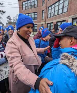 Ayanna Pressley Instagram - To our @newtonteachersassoc—300  of whom call the MA-7th home:

Your work is essential, your livelihoods important, and your lives deeply valued by this Congresswoman.

Proud to be in solidarity as you organize and mobilize for a just contract that values your labor AND your humanity.