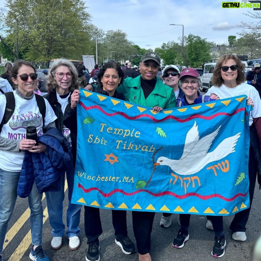 Ayanna Pressley Instagram - Deeply grateful to join the 28th Annual #MothersDay Walk for Peace. TY @peaceinstitute for continuing to hold space for mothers impacted by the public health crisis of gun violence. We’ll never stop fighting for meaningful violence prevention legislation and trauma-informed care.