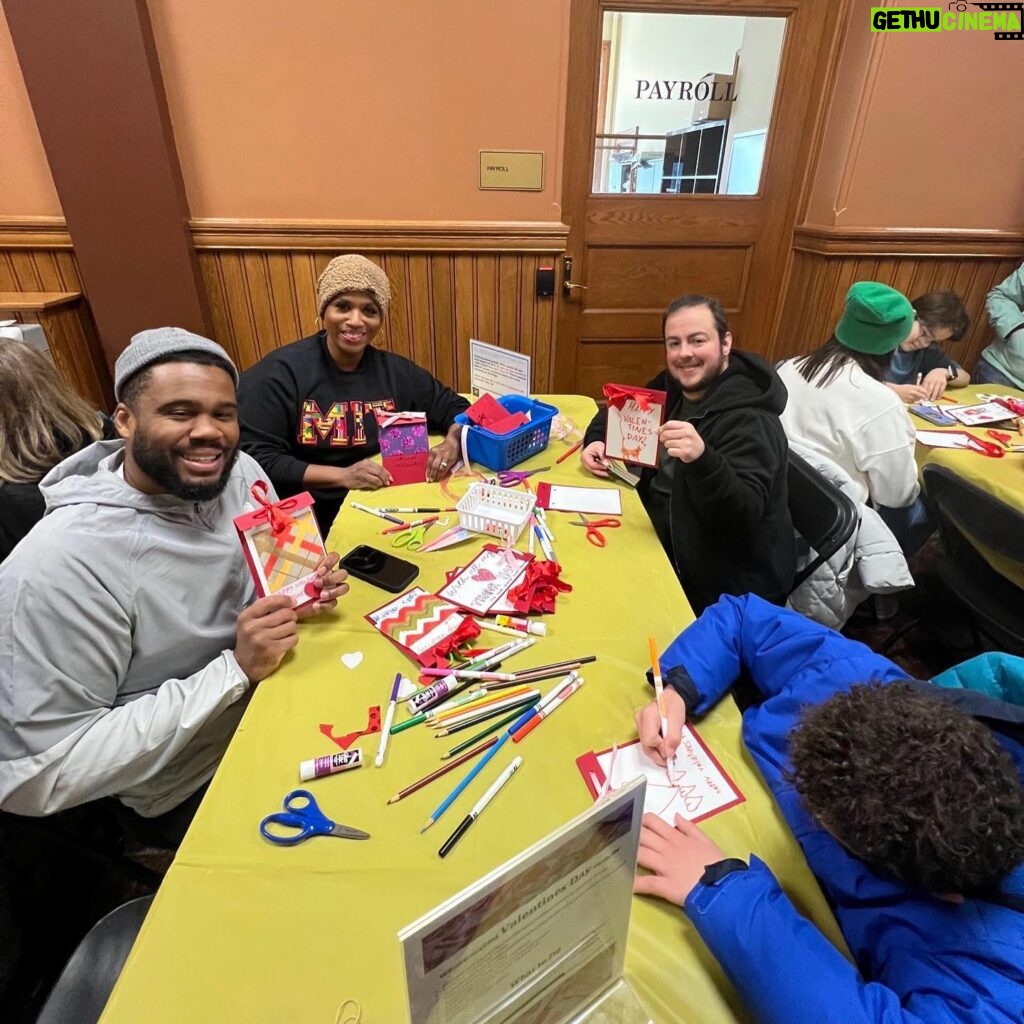 Ayanna Pressley Instagram - An incredible afternoon in Cambridge volunteering with @mhh365, @mybrotherskeeper617, @ywcausa, and @csquarechurch for their 14th annual MLK Day of Service and Learning. Few better ways to honor Dr. King than helping to ensure our community members have the resources and support they need.