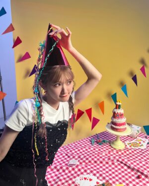 Ayano Kawamura Instagram - new single発売日です！

美々たる一撃
うさわのナルシー
THANK YOU,HELLO GOOD BYE

ぜひCDゲットして聴いてください🪩⟡.·

#ANGERME#アンジュルム#川村文乃