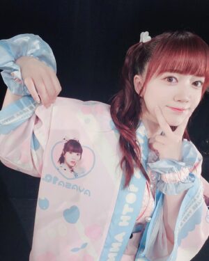 Ayasa Ito Instagram - 7月のあたまとおしりであやさんきゅ〜サンドな今月❕
無事に8日の京都公演が終了しました✨
どの曲が印象に残っていますか？🤍
30日東京も待ってるよ〜〜！！
ぜひお友達を連れて遊びにきてね🥰