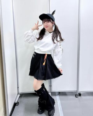 Ayasa Ito Instagram - BoC'zの衣装ー！
レッグウォーマーかわいかた！♡
#ウマ娘　#ヴィブロス