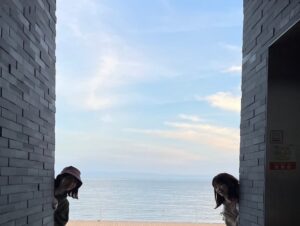 Ayasa Ito Instagram - 綺麗な海と空…本当に最高だったなあ…
みんなにもおすそ分け！！