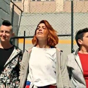 Ayça Damgacı Instagram - #avlu #avludayiz #wewillbeback #hastalavistababy @sevdahanimmm @eceakselofficial
