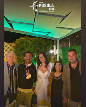 Ayça İnci Instagram - Hepinizi kalplerinizden ruhlarınızdan yanaklarınızdan öpüyorum. Bu yıl 30/04/2024 doğumgünüme gelen gelmeyen bazı nedenlerden dolayı gelmek isteyen ama gelemeyen. @pnargonul13 @a.turktekin @guldestan @berberoglu.ezgi @canan.erginn @mesuterginofficial herkese sevgiler Sizler de benimleydiniz gönül bağımız ile .. 😜😘❤️✌🏻Öncelikle çekirdek ailem @cigkarakoc @inci.murat @aycininci @gokhansesen  ve bu sene bize  kapılarını açan doğumgünümü organize eden kaldığımız üç gün boyunca dostlukları tatlı sohbetleri misafirperverlikleri ile gönülleri fetheden dilerim ki bir ömür hayatımda olsunlar hepimizin doğumgünlerini beraber kutlayalım 😘😇 Can’larım @veysel_ahiska @slnbnr ve işletmede ki çalışan ilgili  güler yüzlü ekip lezzetli mutfak tertemiz odalar @megaronhomes  Bizi çok güzel ağırladınız . Ayrıca doğumgünümün ertesi günü bizi öğle yemeğinde ve kahve sohbetinde misafir eden @leylasunerr @cincinellaa @cundaoteli 💓💕💐Doğumgünüme gelen ve hediyeler getiren  tüm dostlarım @mel4k @kazimgok34 @hakanatalaay @emrekvlcm @leylasunerr @sabasuner @julideakderin @yildizkrallllll @grkembygn @ikikisilikrestoran @cygnu.ss @akman_invest_cars @ulkuahiska @iilaydaakal 
Herkese çok teşekkür ederim sağolun var olun 🙏🏻🧿🍀🌈💫🌙🌸
