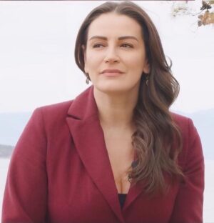 Ayça İnci Instagram - Gel otur güzel yaşım 20 gel buluta bakalım… Doğumgünüme son 12 gün kala 💜🌸 20 yaşımla sohbet yarım asırlık olmaya doğru giderken bir konuşalım dedik !!! 🤪😉🙃✌🏻☯️🌙💫✨ 
Daha yarım asır olmadık var daha yaklaşırken diyelim !! 🤣😎 
O çocuk hala kalbimde 🤍🧿😉🙈✌🏻👍🏻