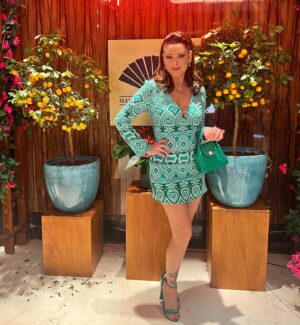 Ayçin İnci Instagram - My 60’s style…🤍👗 #letsenjoyautumn @hellodergisi
