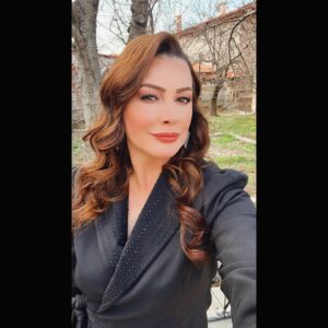 Ayçin İnci Instagram - “Stars Always shine no matter where they are…” 🌟✨💫